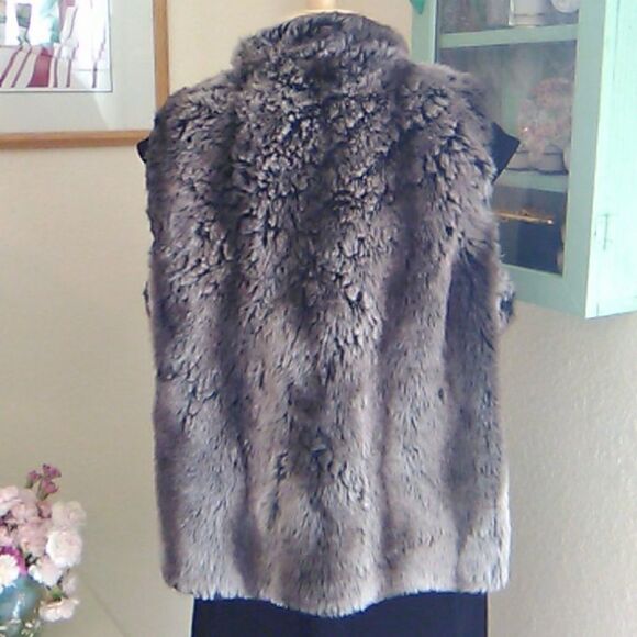 Outdoor Edition by Parkhurst Faux Fur Vest - Picture 4 of 10